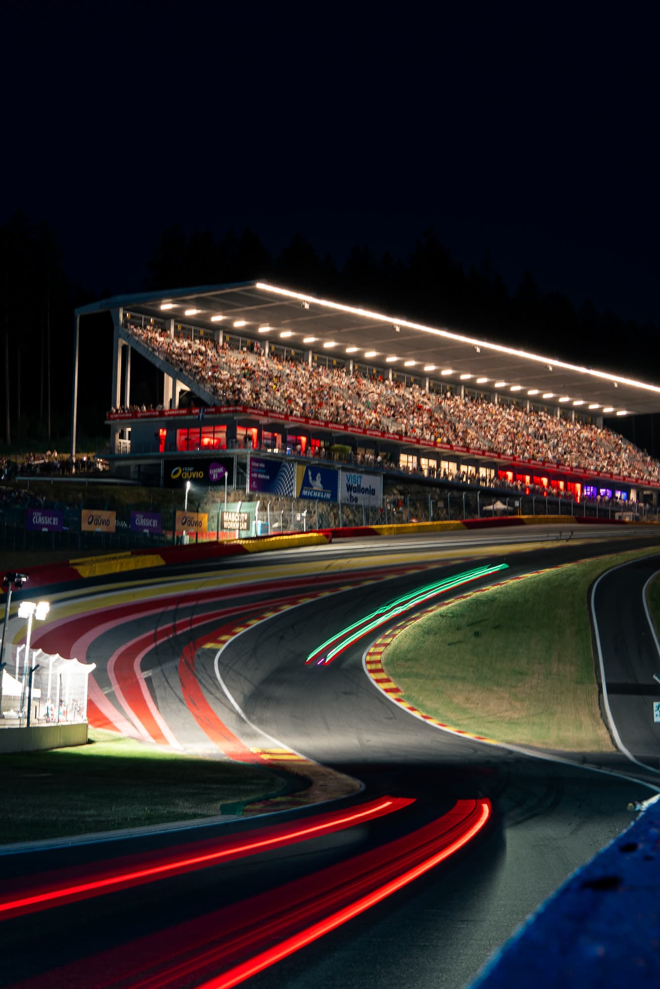 Spa corner at night with light trails, ISO 100