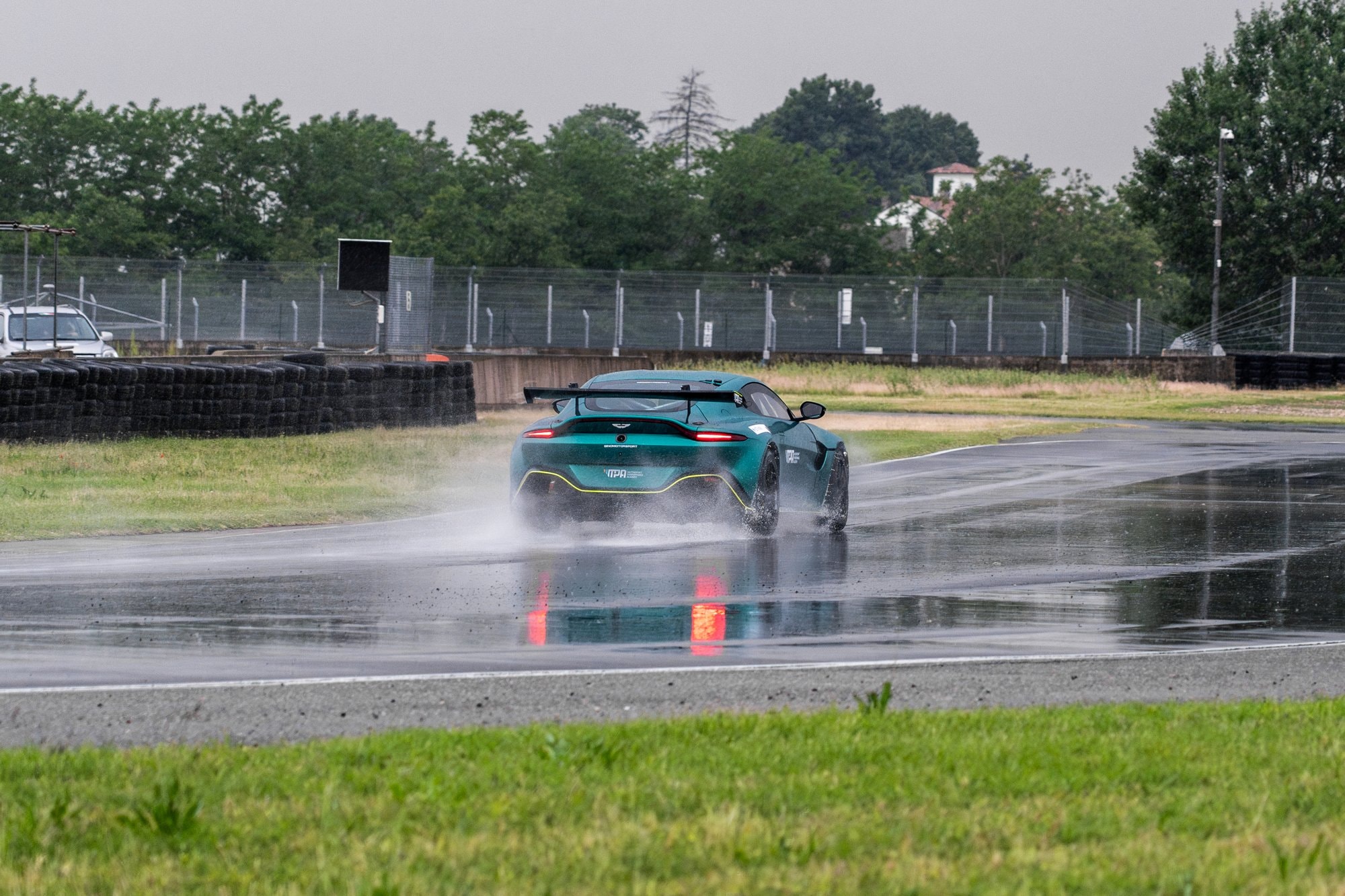Aston Martin GT4 — auto — fotografia di Matteo Comba, Teonoir Studio (51/66)