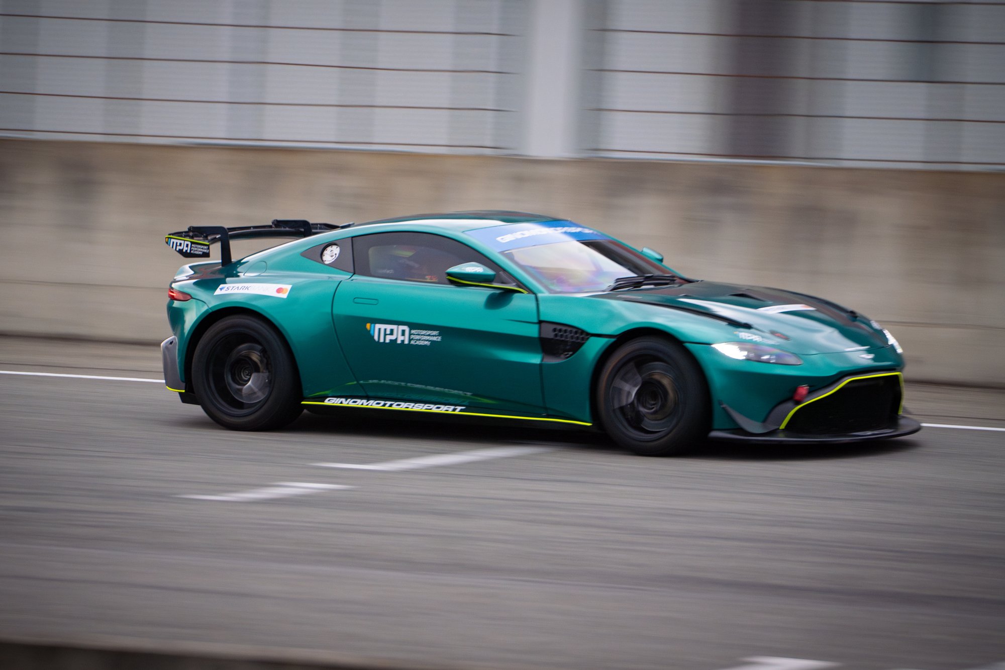 Aston Martin GT4 - 22