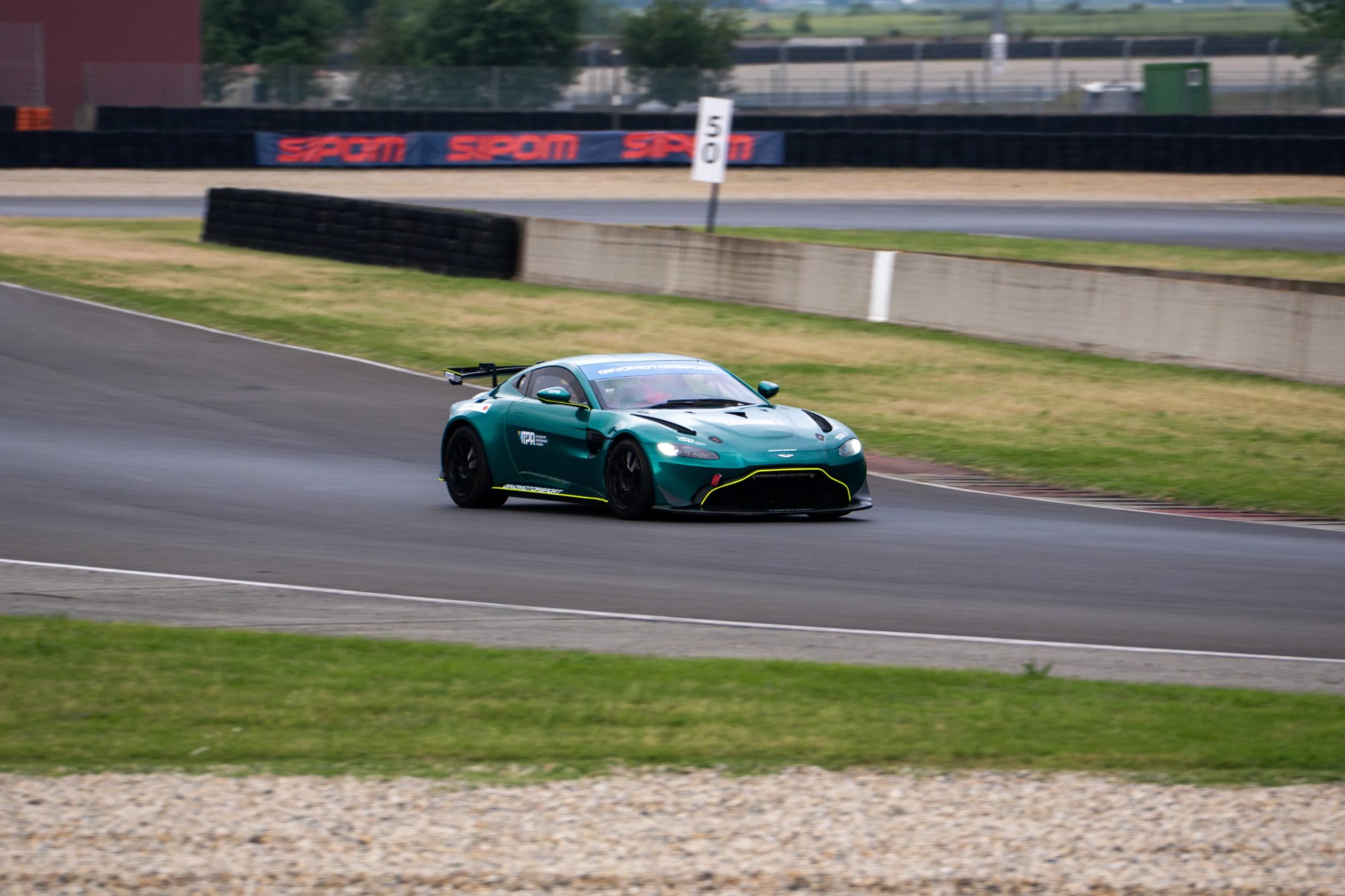 Aston Martin GT4 - 29