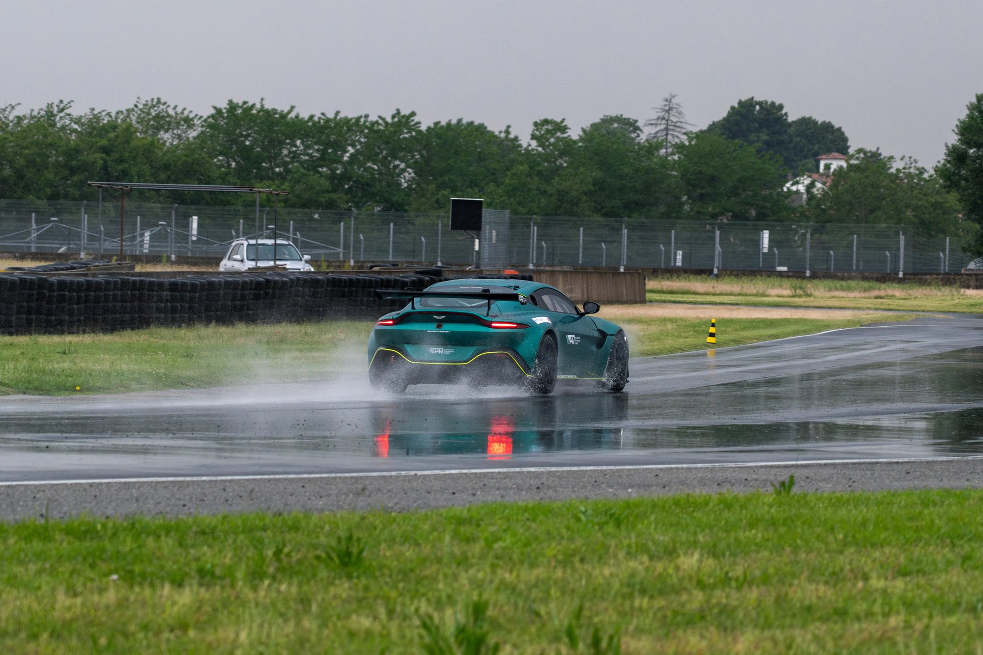 Aston Martin GT4 - 49