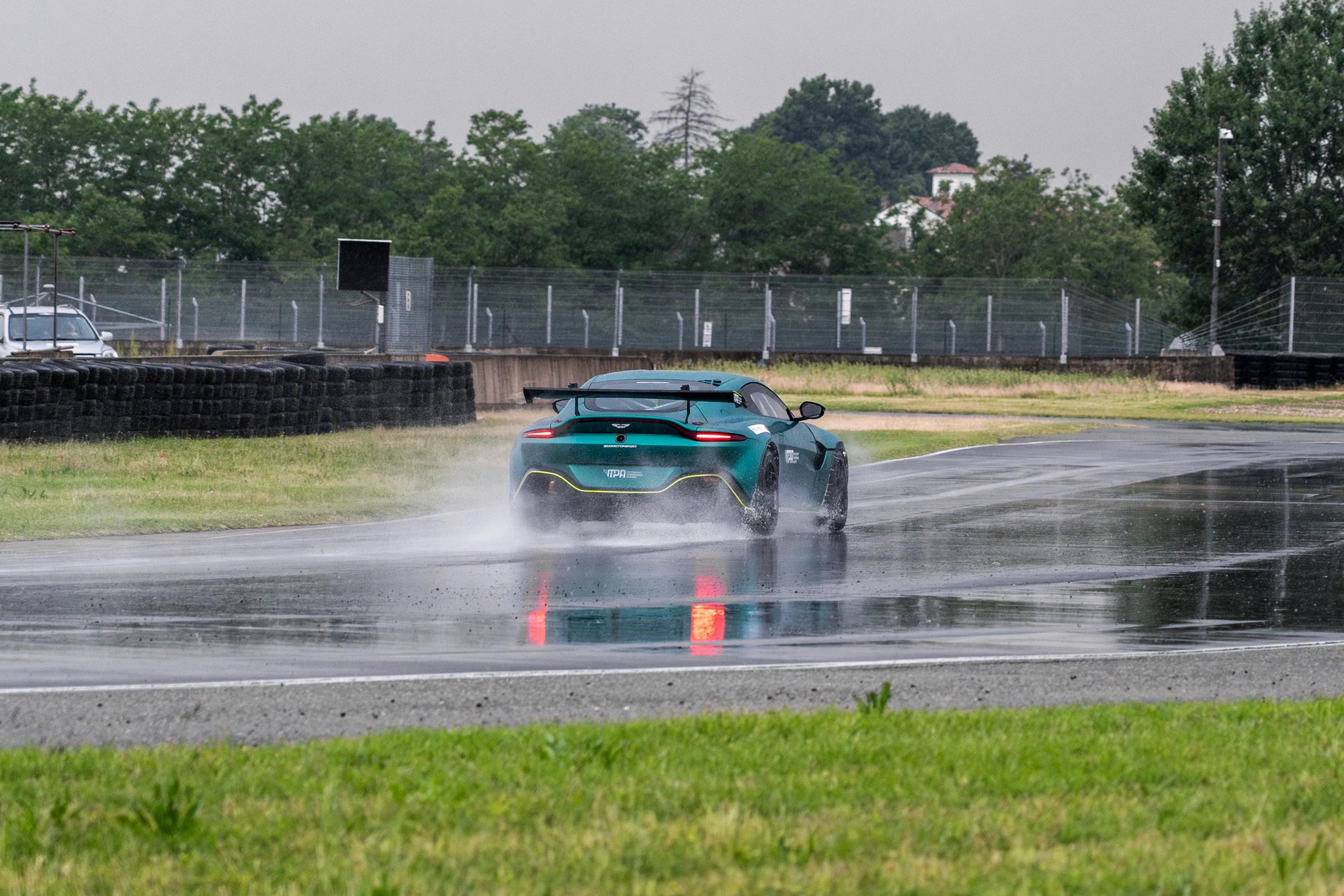 Aston Martin GT4 - 51