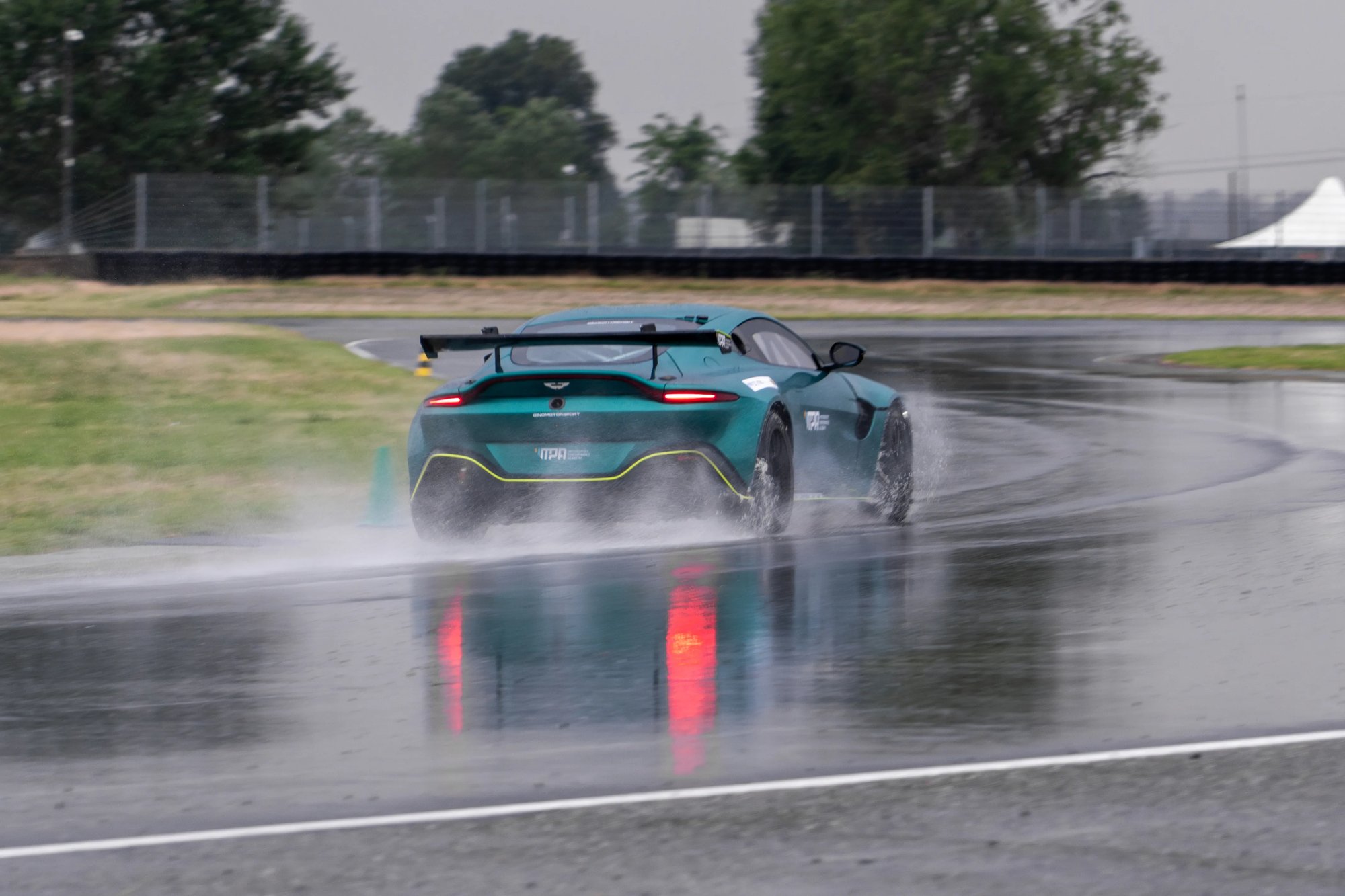 Aston Martin GT4 - 55