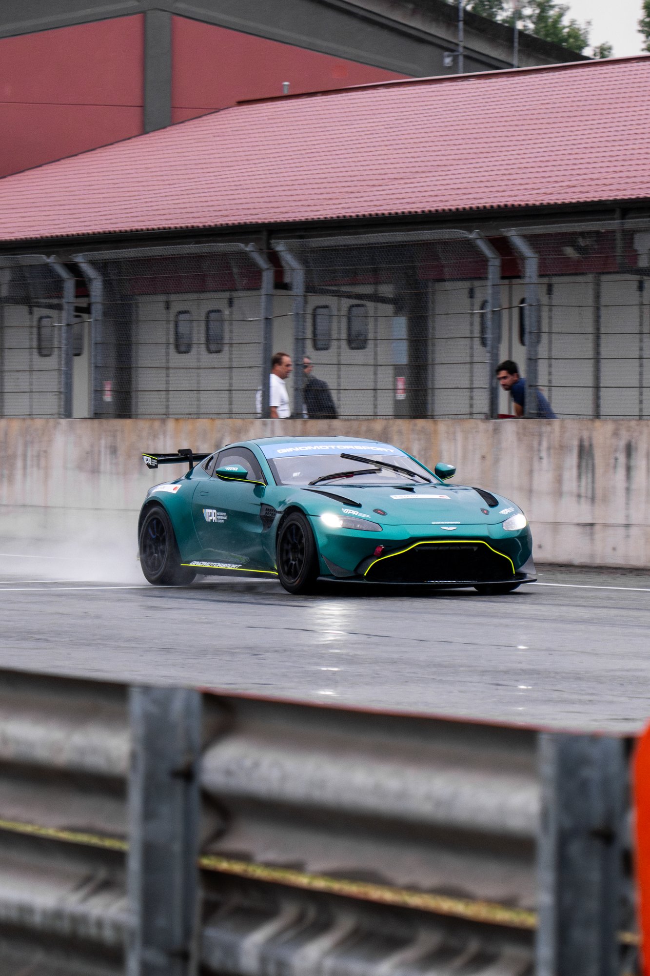 Aston Martin GT4 - 56