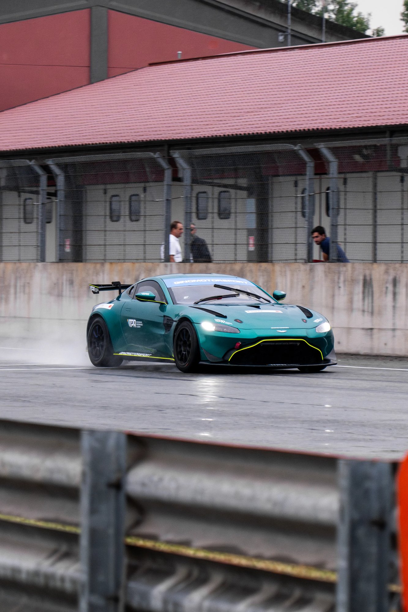 Aston Martin GT4 - 57