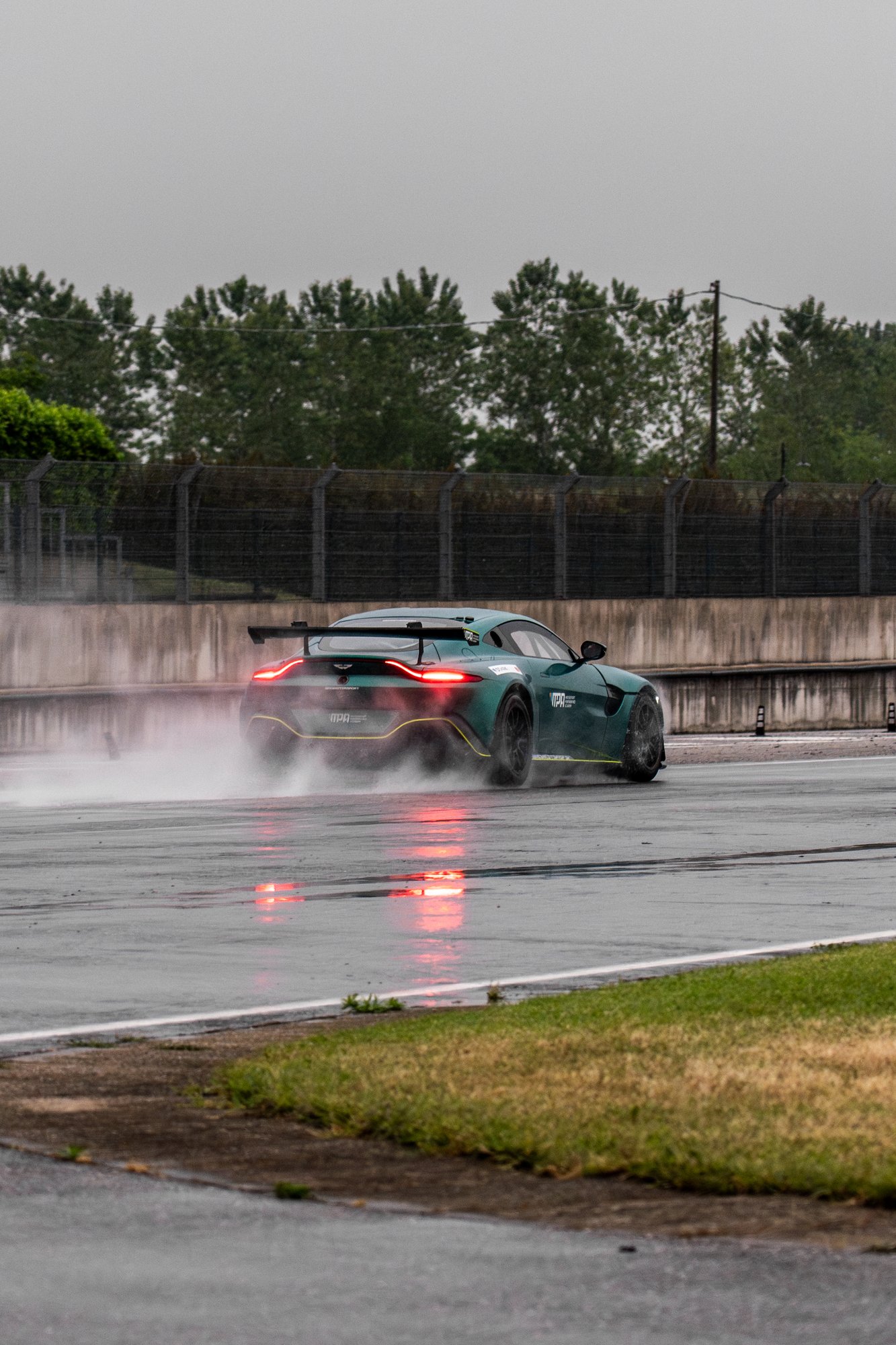 Aston Martin GT4 - 58