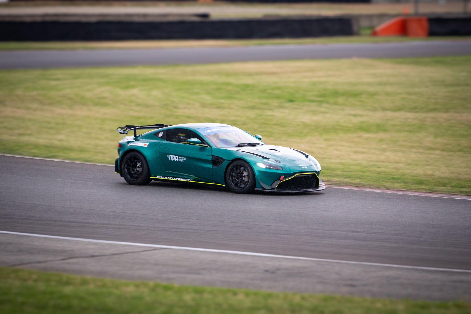 Aston Martin GT4 - 62