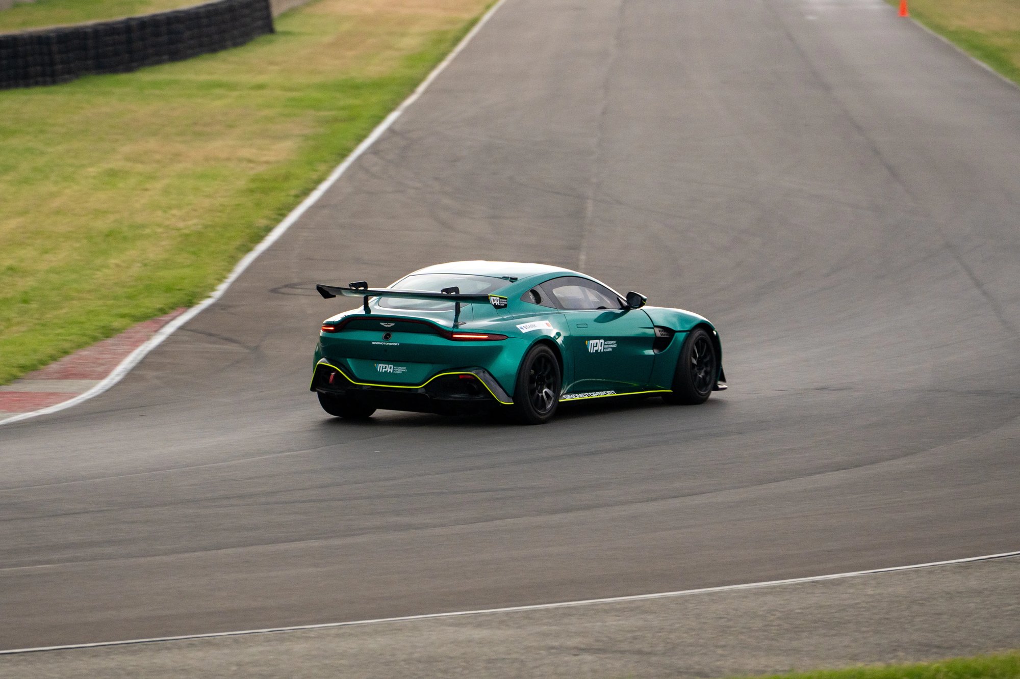 Aston Martin GT4 - 65