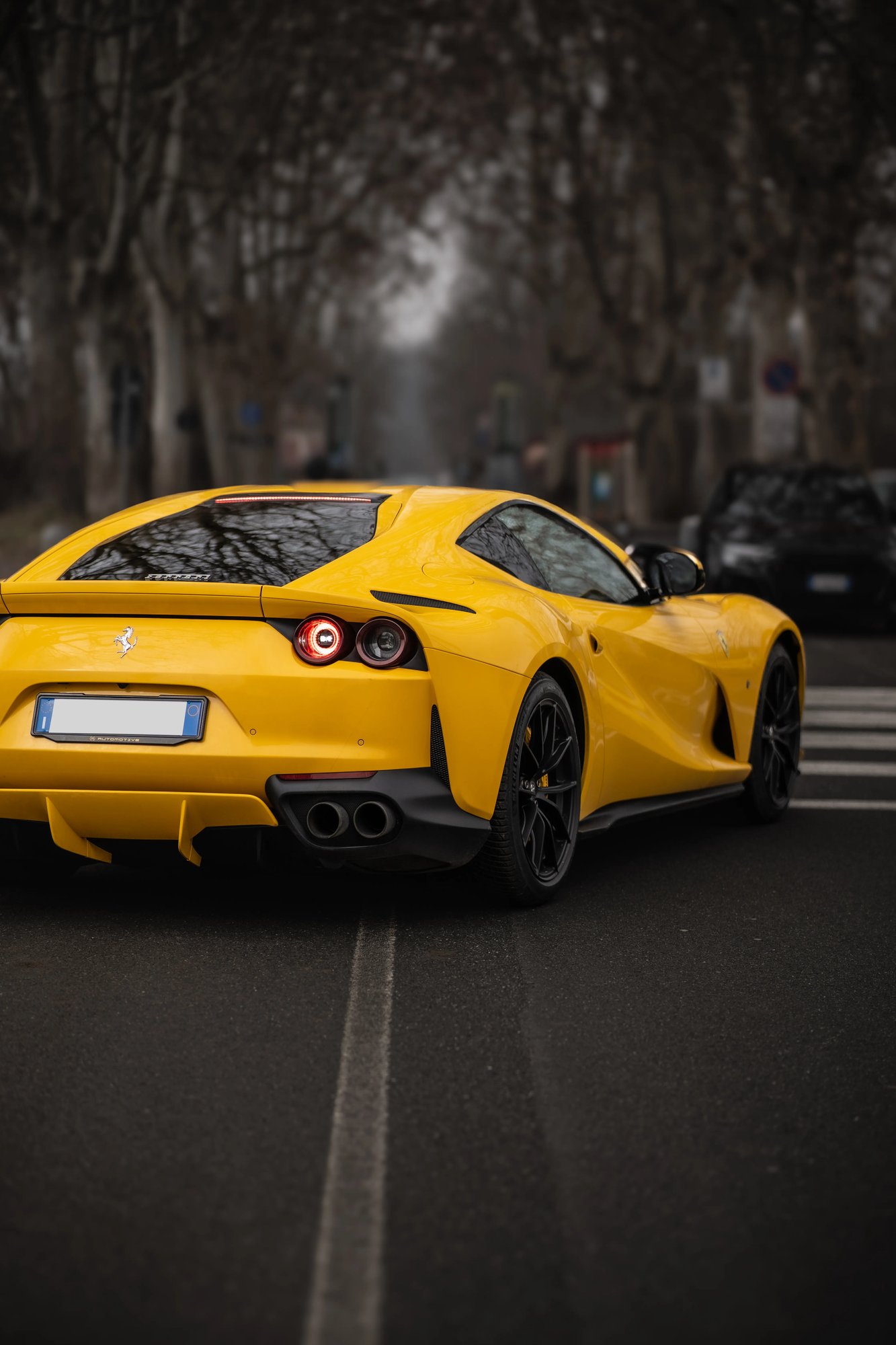 Ferrari 812 Superfast - 25
