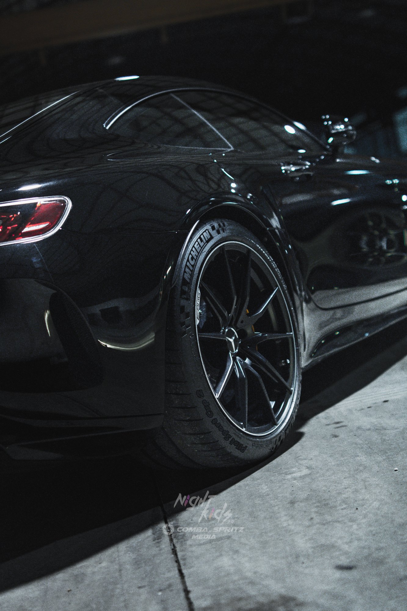 Mercedes AMG GTR - 80